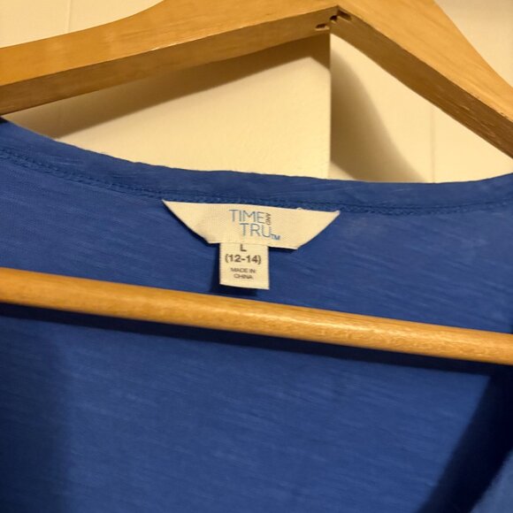 Time and Tru T Shirt Large 12-14 Blue Short Sleeve 100% Cotton Textured V Neck - Picture 2 of 3